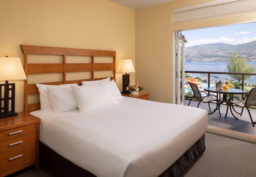 The Cove Lakeside Resort