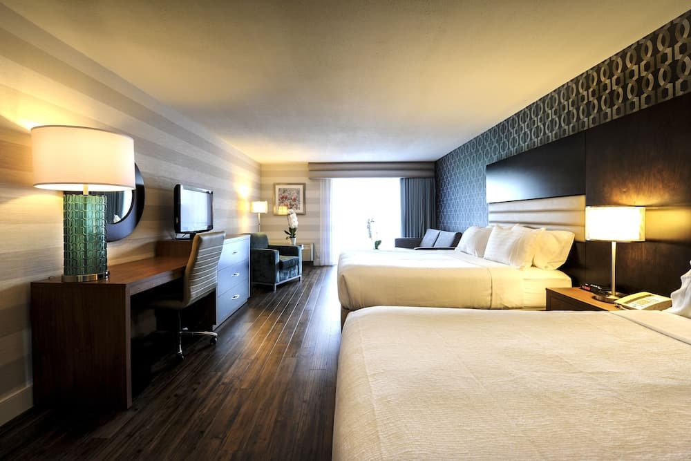 Holiday Inn Niagara Falls - By The Falls by IHG