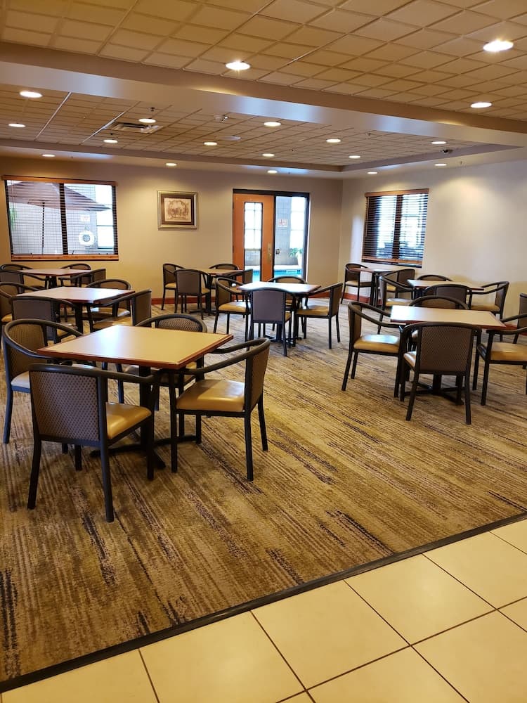 Wingate by Wyndham Coon Rapids