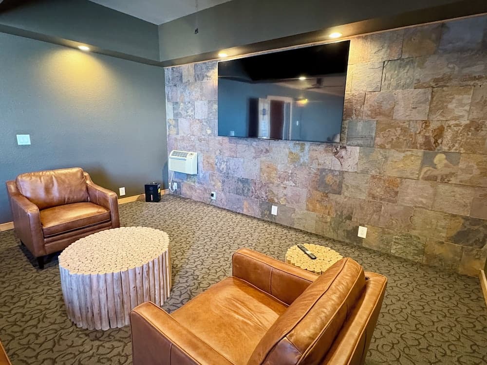 Americas Best Value Inn Wall