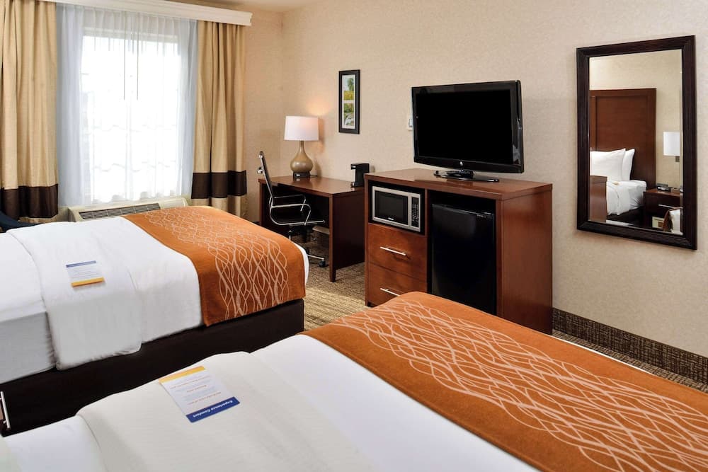 Comfort Inn & Suites Madison North