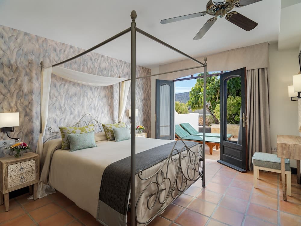 Regency Country Club, Apartments Suites