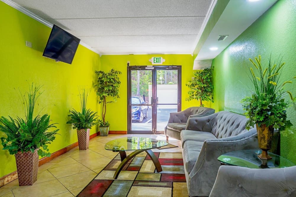 Quality Inn & Suites near Six Flags East