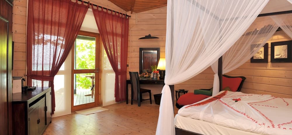 Komandoo Maldives Island Resort