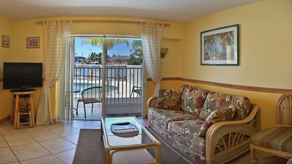 Manatee Bay Inn - Near Fishing Pier Fort Myers Beach