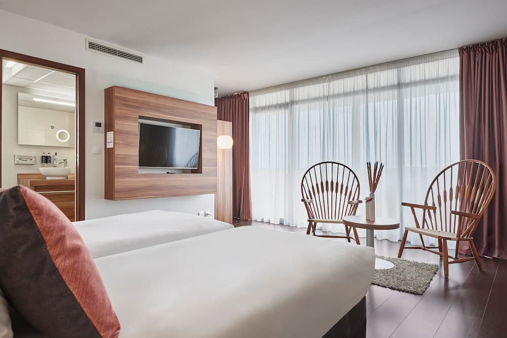 Gatsby Hotel & Restaurant by Happyculture