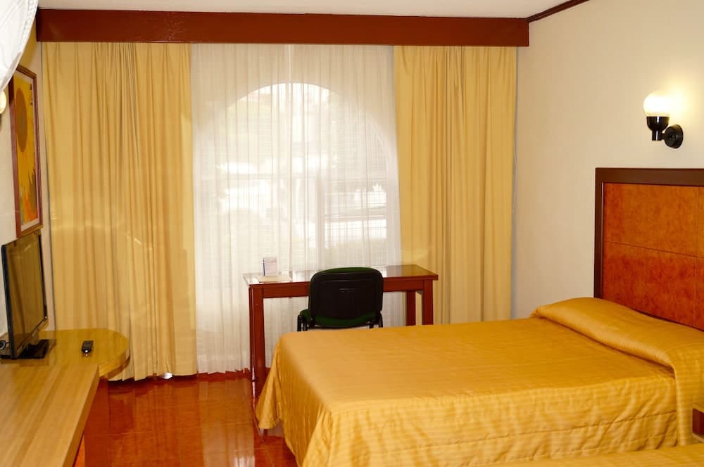 Hotel & Suites Villa del Sol