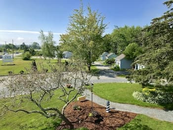 Isleview Motel and Cottages