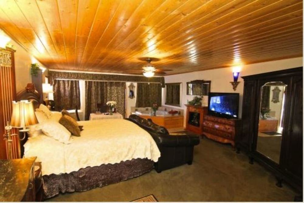 Echo Canyon Spa Resort (Adults Only)