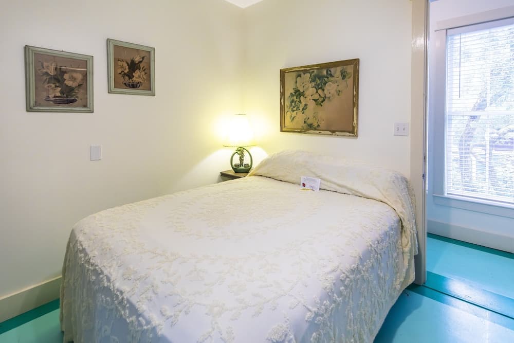 Hibiscus Coffee & Guesthouse