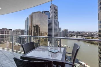 Oaks Brisbane on Felix Suites