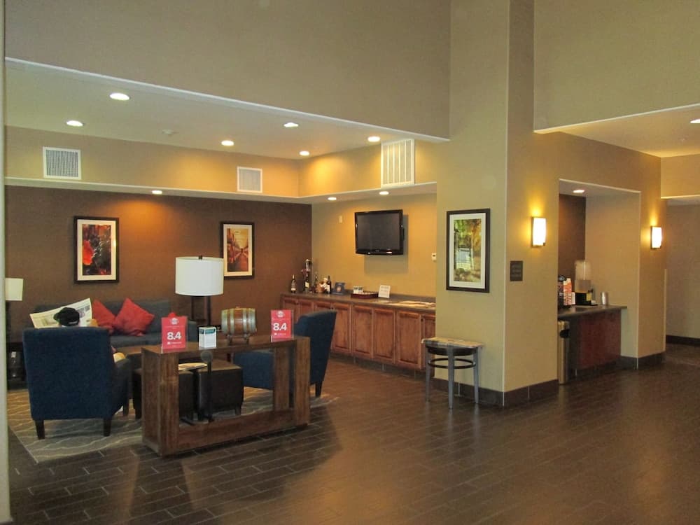 Comfort Inn & Suites Galt - Lodi North