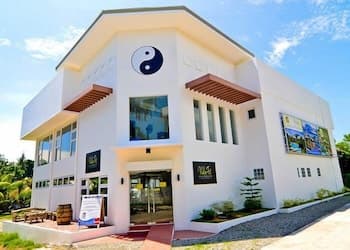 Pura Vida Beach & Dive Resort