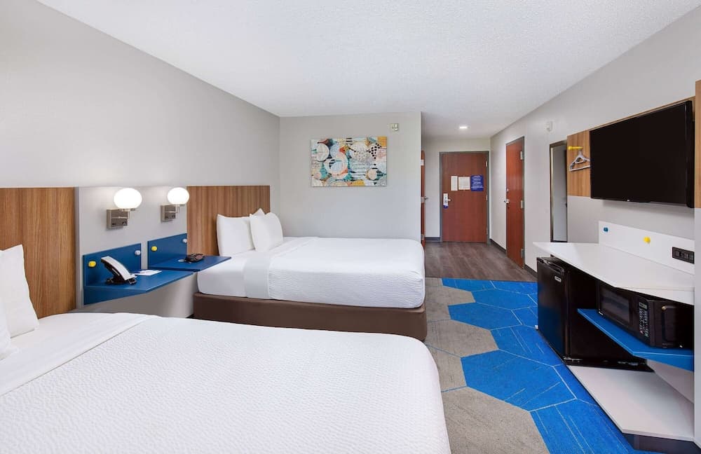 Microtel Inn and Suites by Wyndham Columbus North
