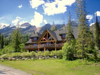 Vagabond Lodge at Kicking Horse Resort
