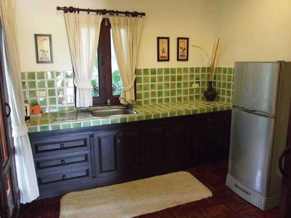 Baannamping Riverside Village