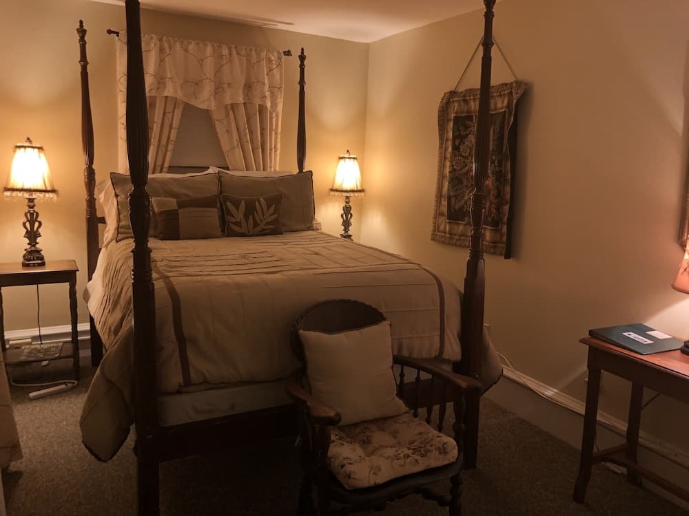 Alpine Haus Bed & Breakfast Inn