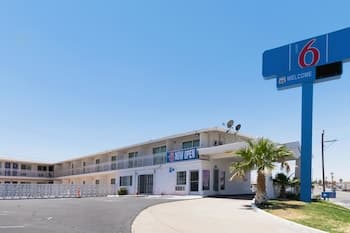 Motel 6 Barstow, CA - Route 66