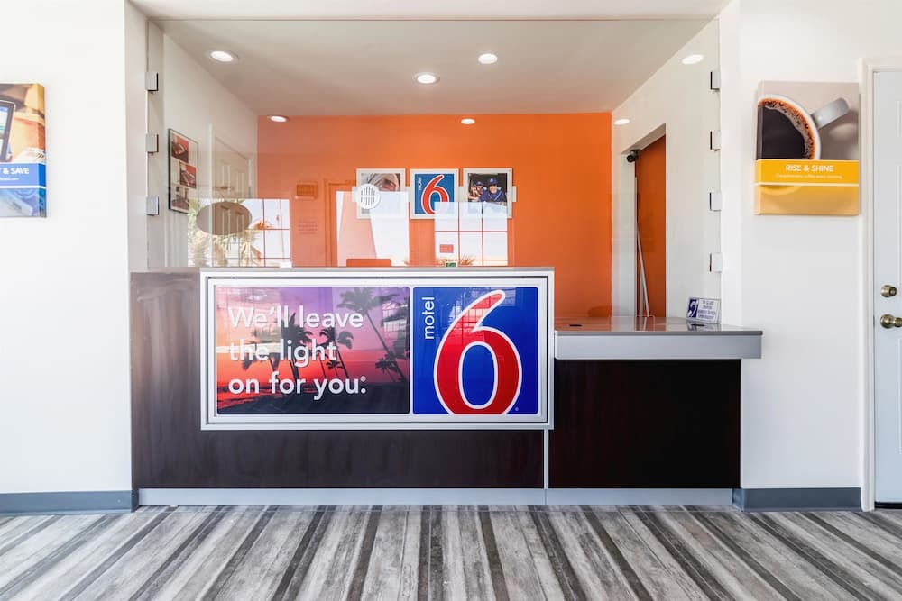 Motel 6 Barstow, CA - Route 66