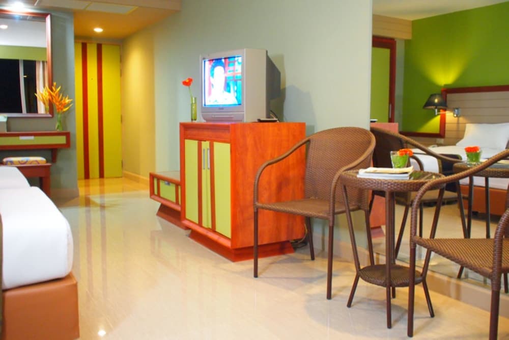 Long Beach Cha-Am Hotel