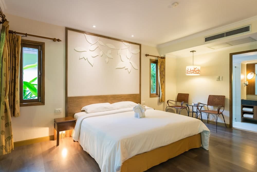 The Leaf On The Sands by Katathani