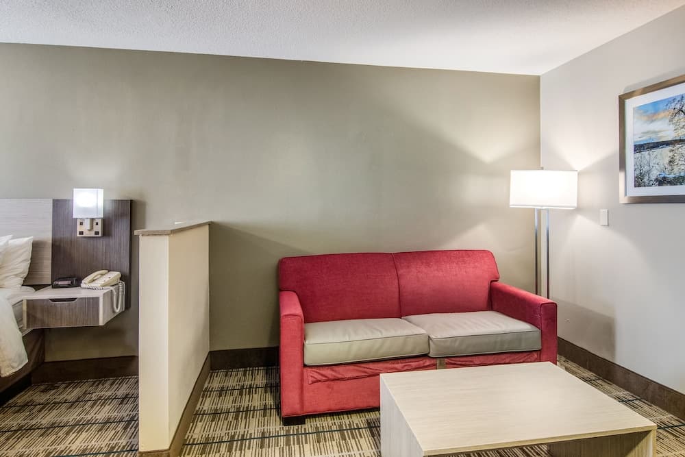 Quality Inn & Suites Grove City - Outlet Mall