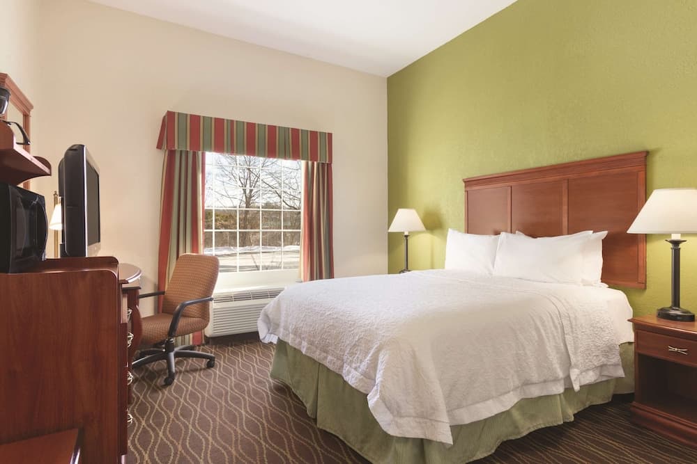 Hampton Inn & Suites Greenfield