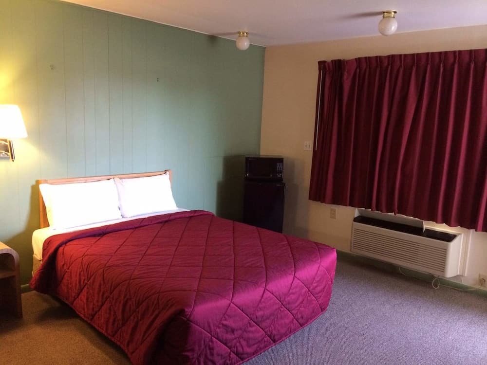 Super 7 Motel Sedalia