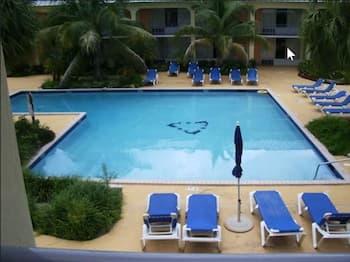 Royal Islander Hotel