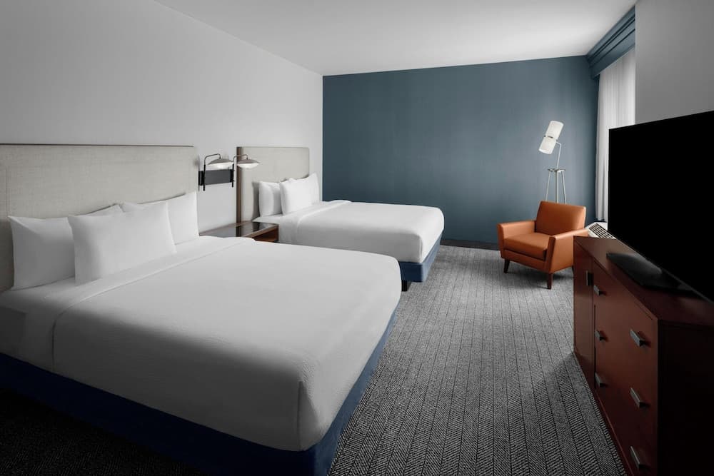 Courtyard by Marriott Santa Clarita Valencia