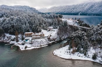 Correntoso Lake & River Hotel