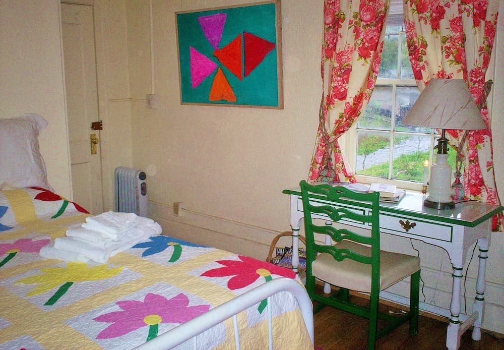 Elkhorn Inn & Theatre