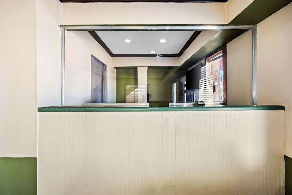 Americas Best Value Inn Ft. Jackson