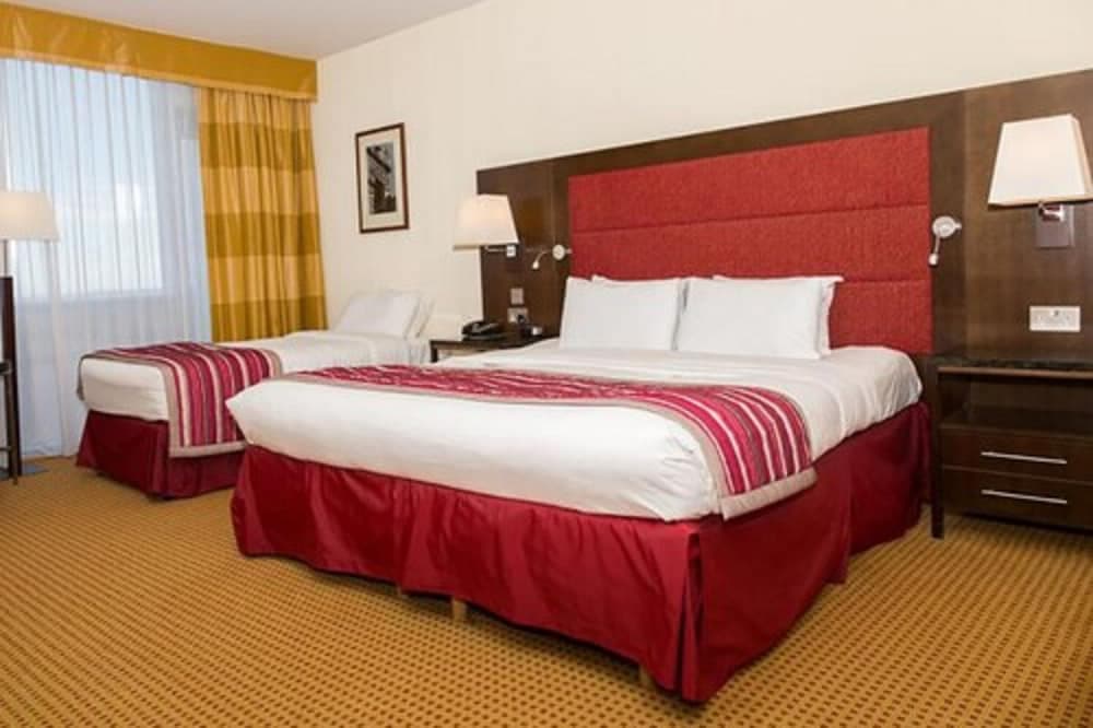 Pillo Hotel & Leisure Club