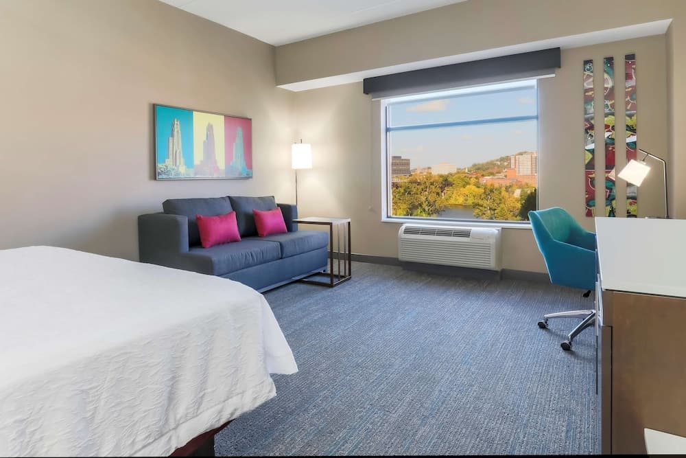 Hampton Inn & Suites Pittsburgh-Downtown