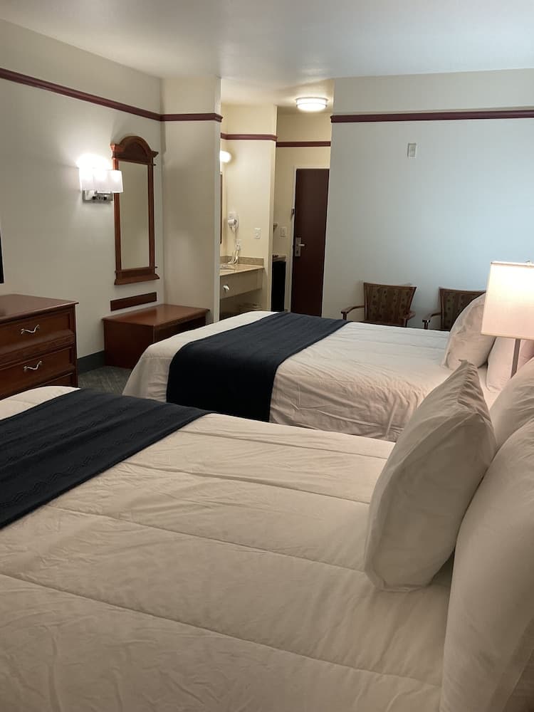 Budget Host Inn & Suites