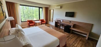 Xelena Hotel & Suites