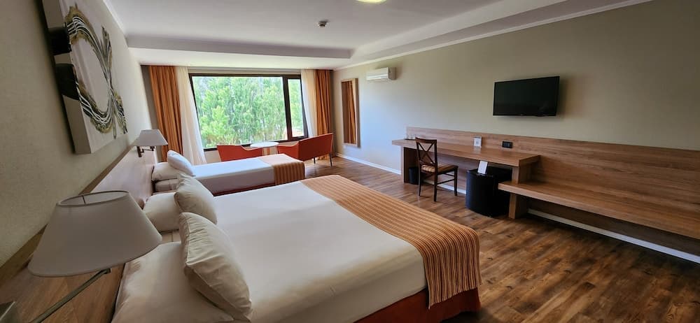 Xelena Hotel & Suites