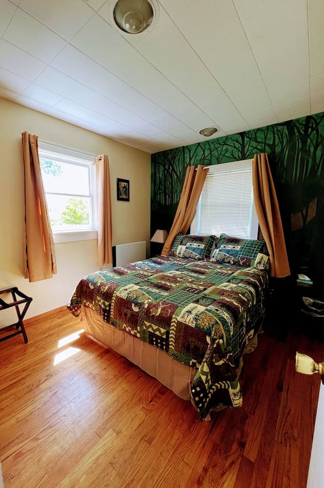 Eden Village Motel & Cottages