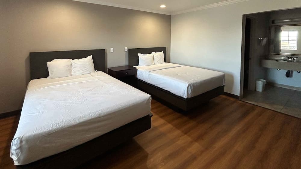 Studio 6 Mojave, CA - Airport