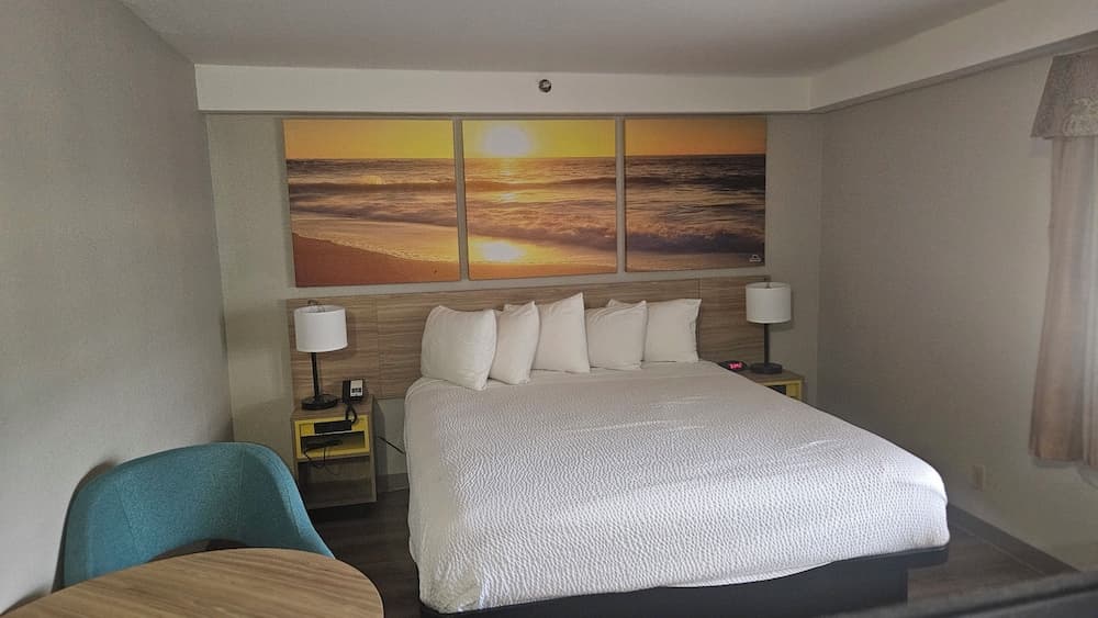 Days Inn & Suites by Wyndham Artesia