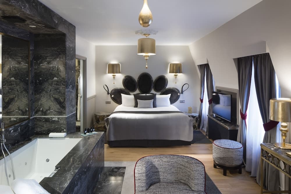 Hotel Lumen Paris Louvre