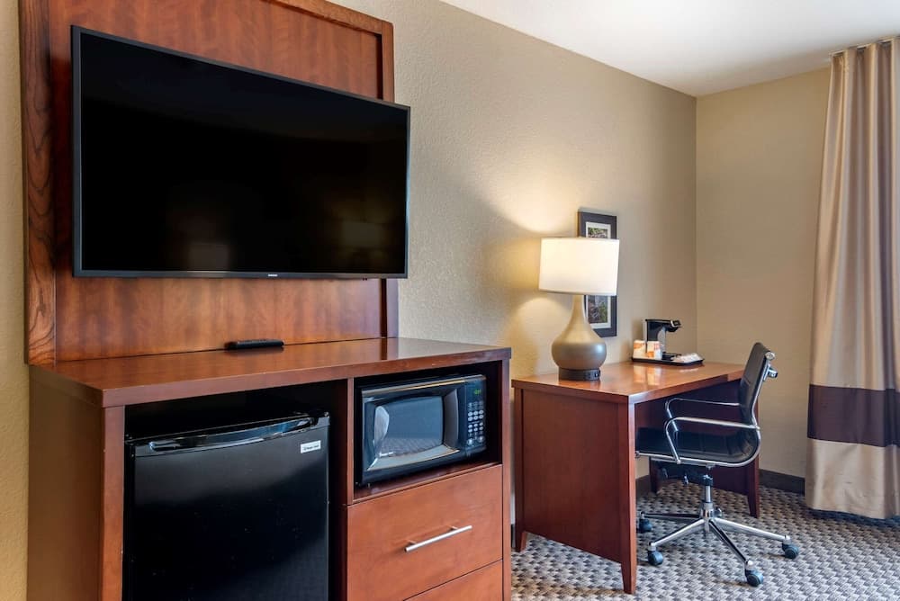 Comfort Inn & Suites Blue Ridge