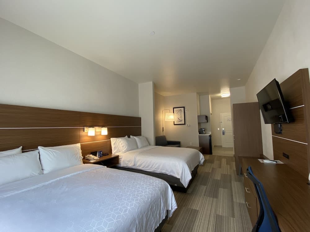 Holiday Inn Express & Suites Beaumont - Oak Valley by IHG