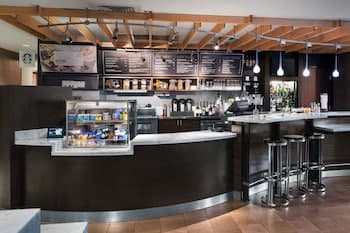 Courtyard by Marriott Portland Airport