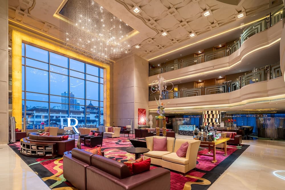 Renaissance Shanghai Yu Garden Hotel on the Bund