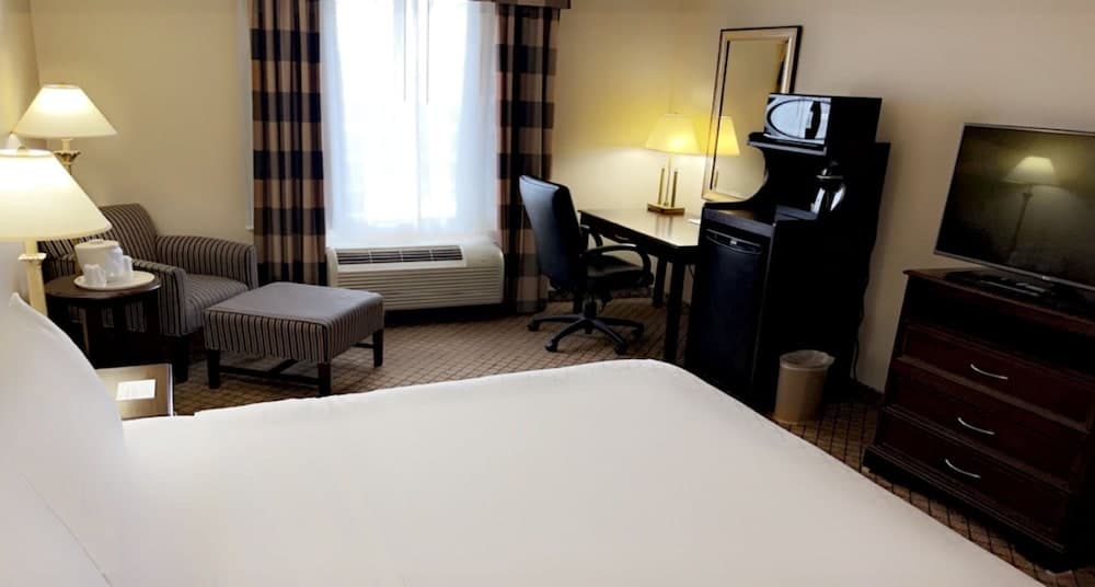 Holiday Inn Express & Suites Huntsville by IHG