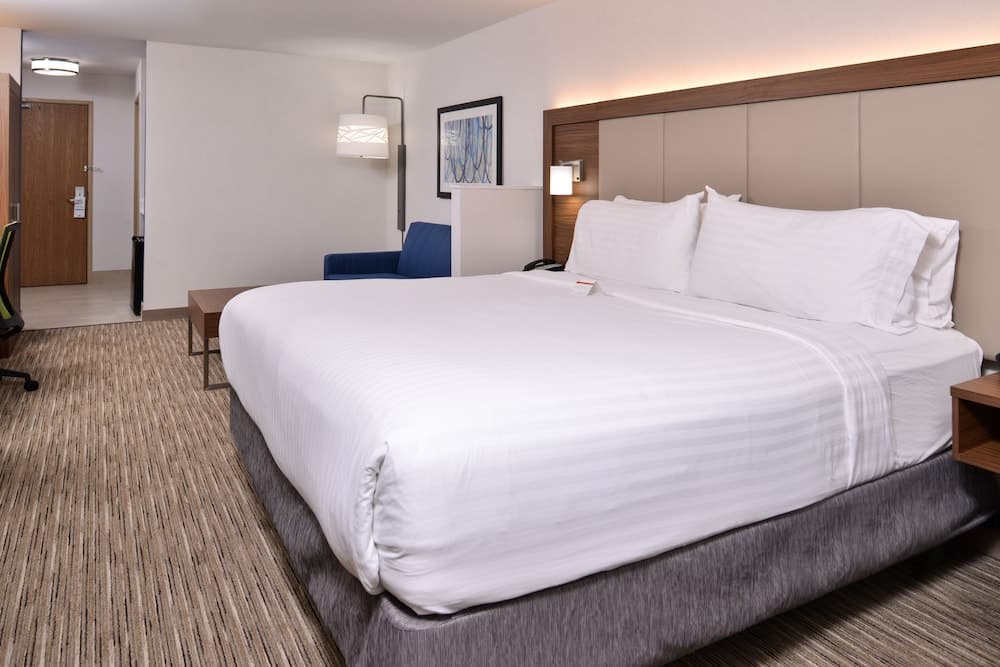 Holiday Inn Express & Suites Lacey – Olympia by IHG