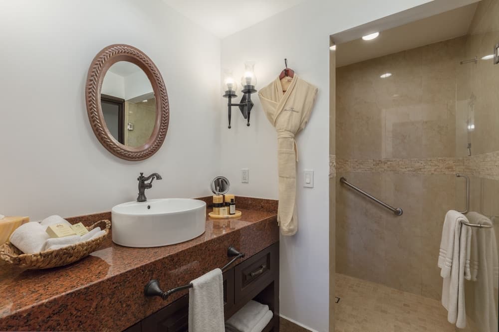 Hacienda Encantada Resort & Residences