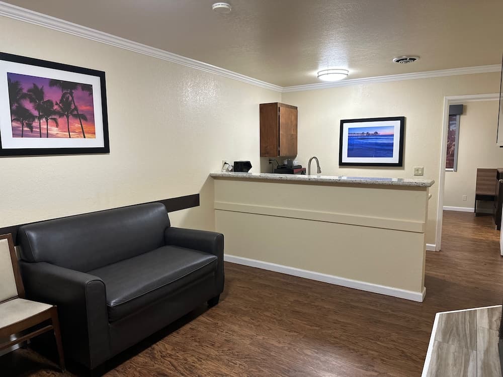 Beachwalker Inn and Suites